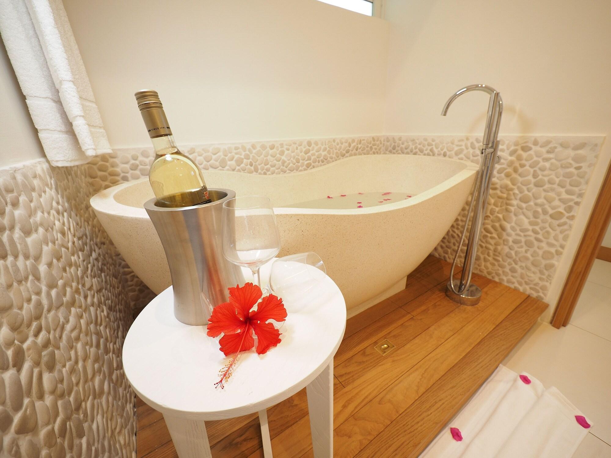 Myra Seafront Suites With Lov Cap Malheureux Ngoại thất bức ảnh